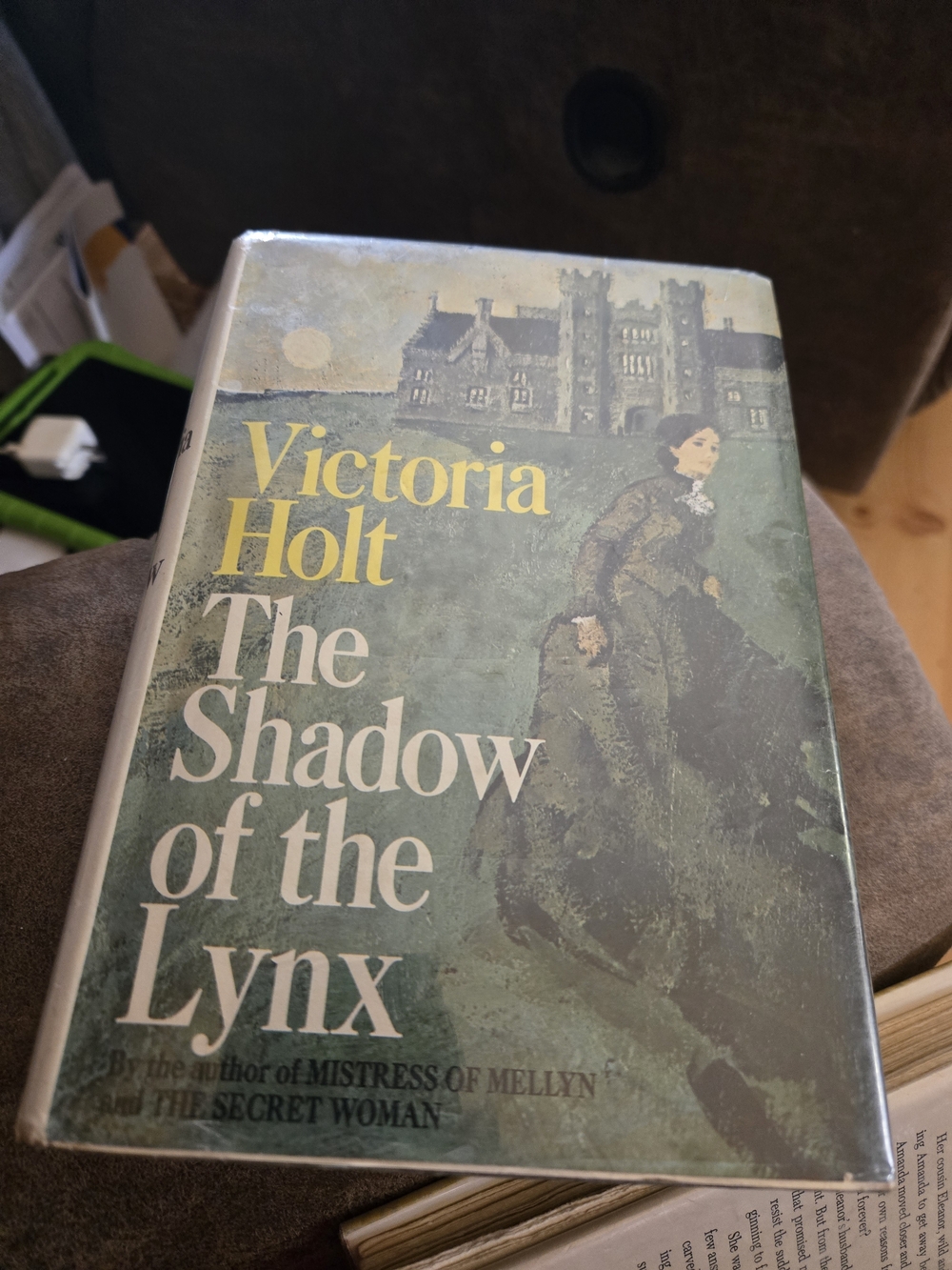 Victoria Holt "The Shadow of the Lynx" Hardcover Book - Green Dust Jacket